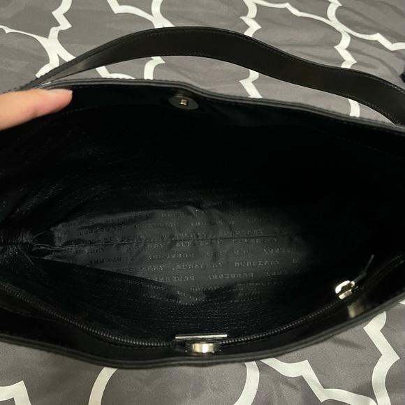 Authentic Burberry London Nova Check Shoulder Bag - Picture 2 of 7